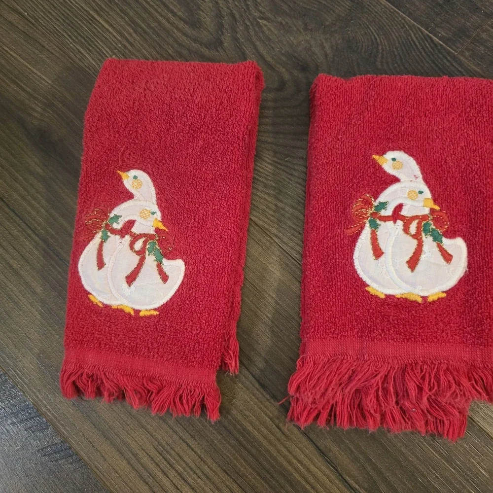 Vintage Christmas Finger Tip Hamd Towels Geese Red Green Set of 4 USA Cotton‎